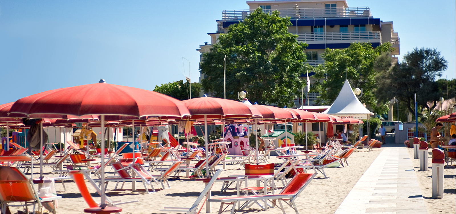 Hotel sulla spiaggia Rimini